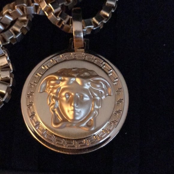 Versace necklace 100% authentic